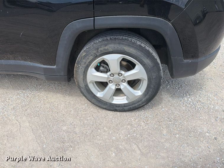 image for item MZ9998 2017 Jeep Compass Latitude SUV