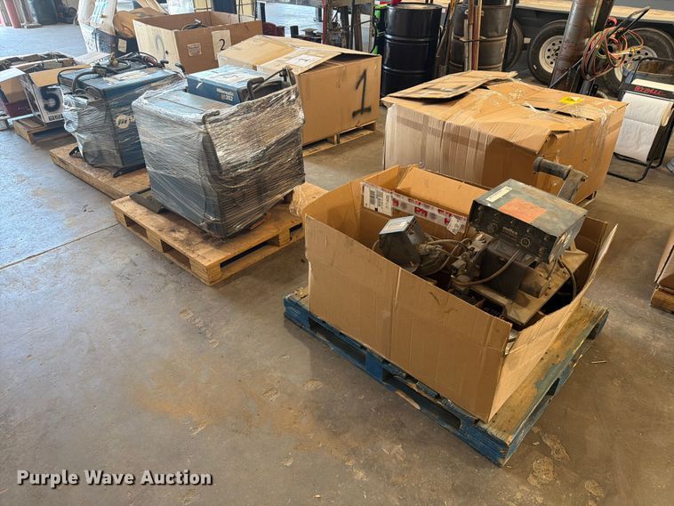 image for item NC9840 (4) Millermatic 252 welders