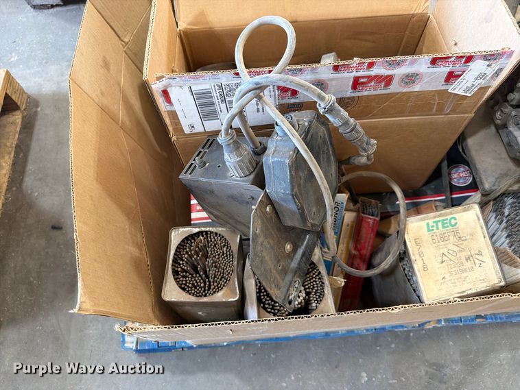image for item NC9840 (4) Millermatic 252 welders