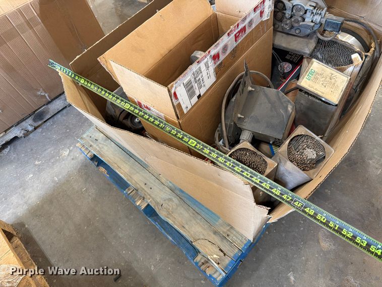 image for item NC9840 (4) Millermatic 252 welders