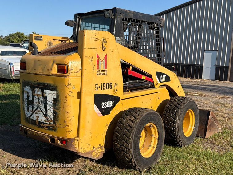image for item NF9516 2007 Caterpillar 236B2 skid steer loader