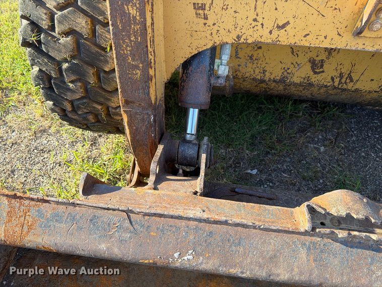 image for item NF9516 2007 Caterpillar 236B2 skid steer loader