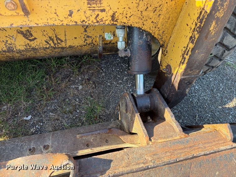 image for item NF9516 2007 Caterpillar 236B2 skid steer loader