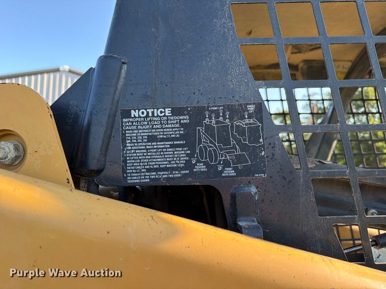 image for item NF9516 2007 Caterpillar 236B2 skid steer loader
