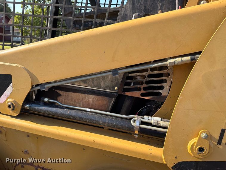 image for item NF9516 2007 Caterpillar 236B2 skid steer loader