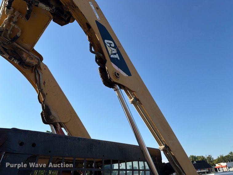 image for item NF9516 2007 Caterpillar 236B2 skid steer loader