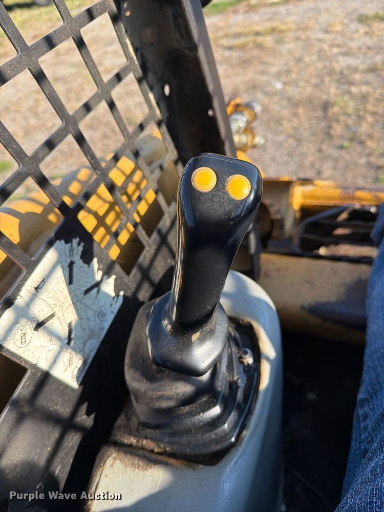 image for item NF9516 2007 Caterpillar 236B2 skid steer loader