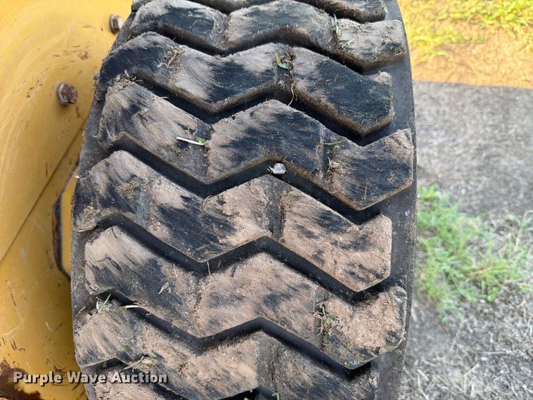 image for item NF9516 2007 Caterpillar 236B2 skid steer loader