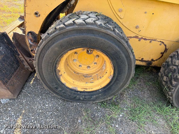 image for item NF9516 2007 Caterpillar 236B2 skid steer loader