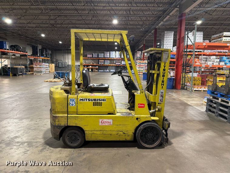 image for item NF9517 Mitsubishi FGC25 forklift