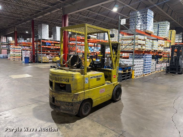 image for item NF9517 Mitsubishi FGC25 forklift
