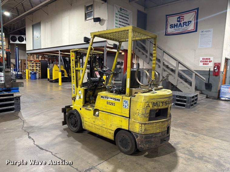image for item NF9517 Mitsubishi FGC25 forklift