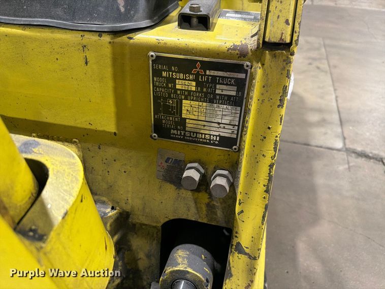 image for item NF9517 Mitsubishi FGC25 forklift