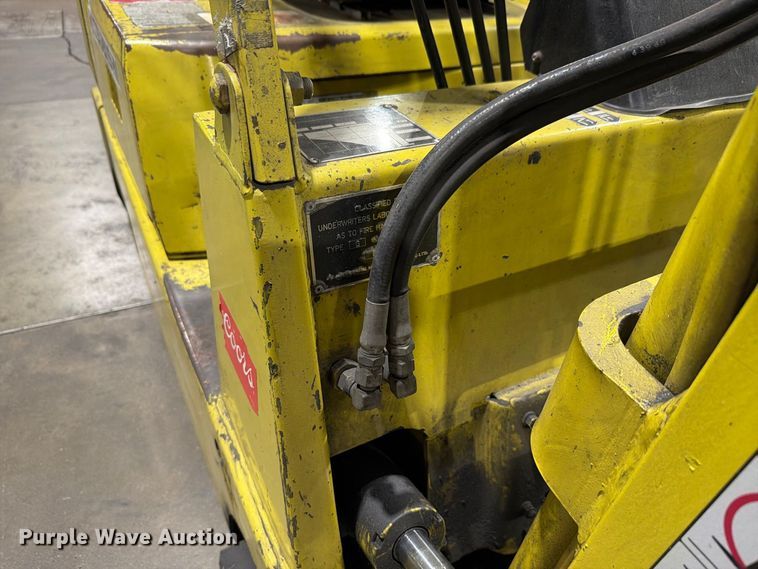 image for item NF9517 Mitsubishi FGC25 forklift