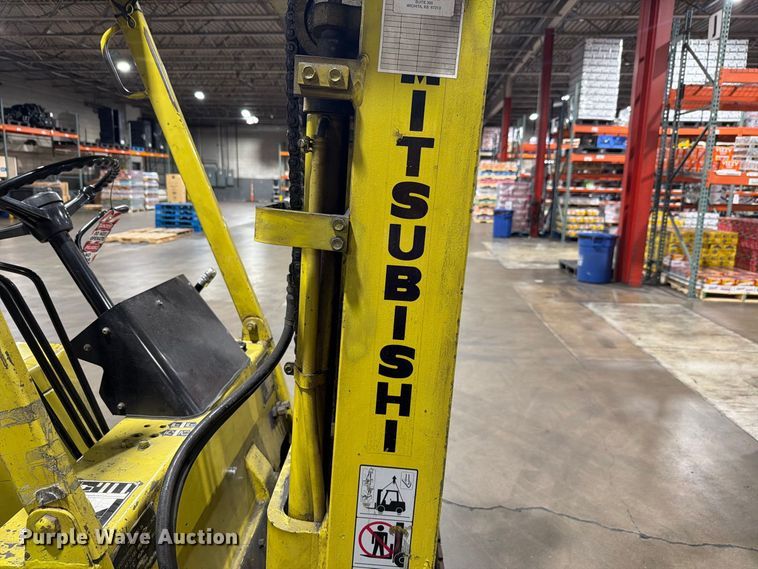 image for item NF9517 Mitsubishi FGC25 forklift