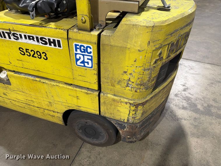 image for item NF9517 Mitsubishi FGC25 forklift