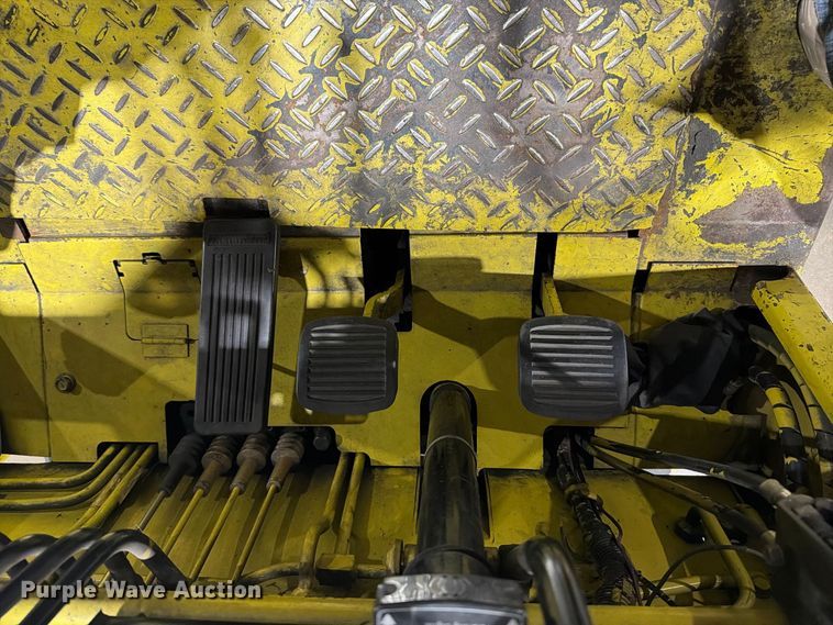 image for item NF9517 Mitsubishi FGC25 forklift