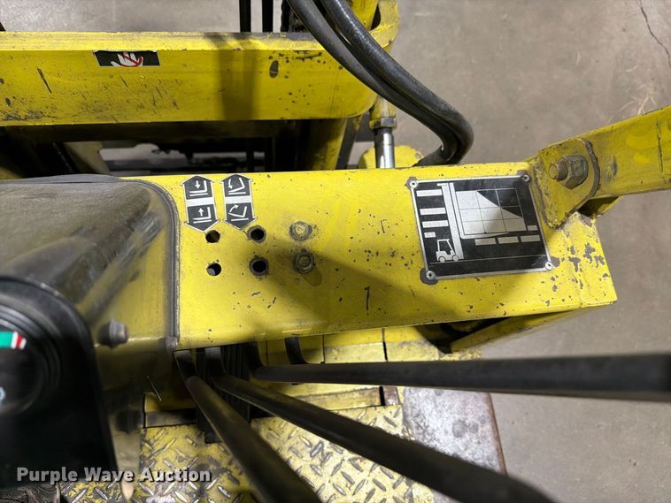 image for item NF9517 Mitsubishi FGC25 forklift