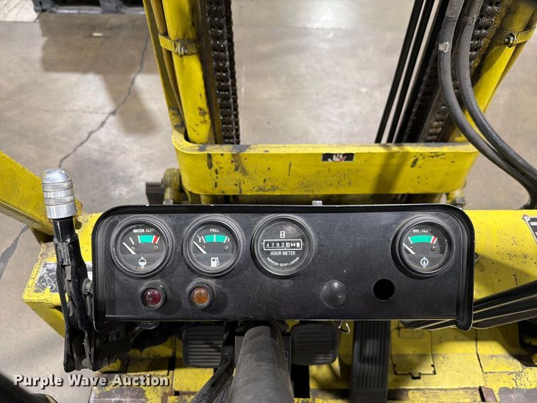 image for item NF9517 Mitsubishi FGC25 forklift