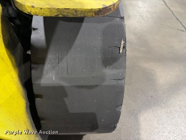 image for item NF9517 Mitsubishi FGC25 forklift