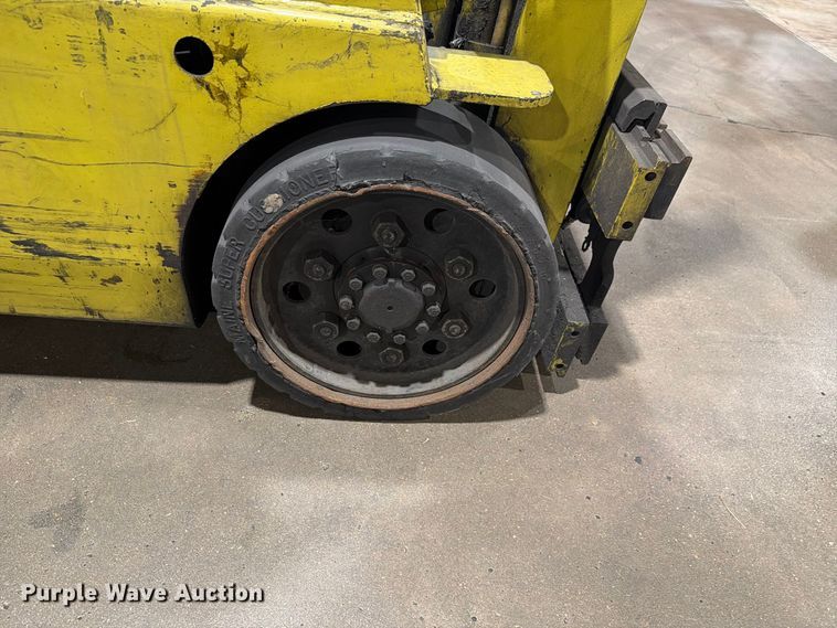image for item NF9517 Mitsubishi FGC25 forklift