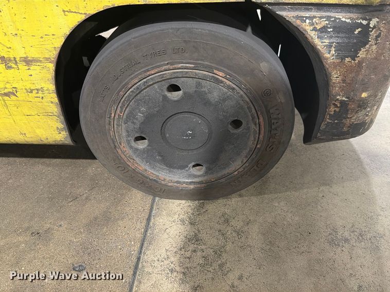 image for item NF9517 Mitsubishi FGC25 forklift