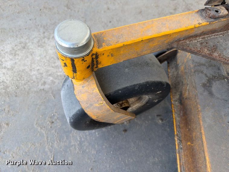 image for item NF9532 2018 Walker MH27I-16 ZTR lawn mower