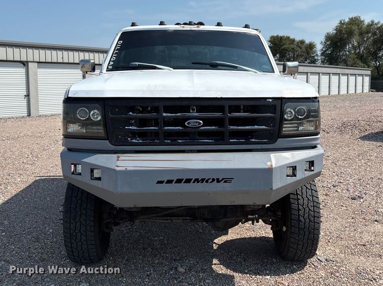 image for item NM9923 1995 Ford F350 Crew Cab flatbed pickup truck
