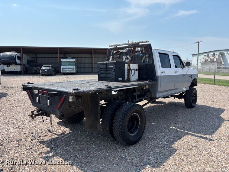 image for item NM9923 1995 Ford F350 Crew Cab flatbed pickup truck