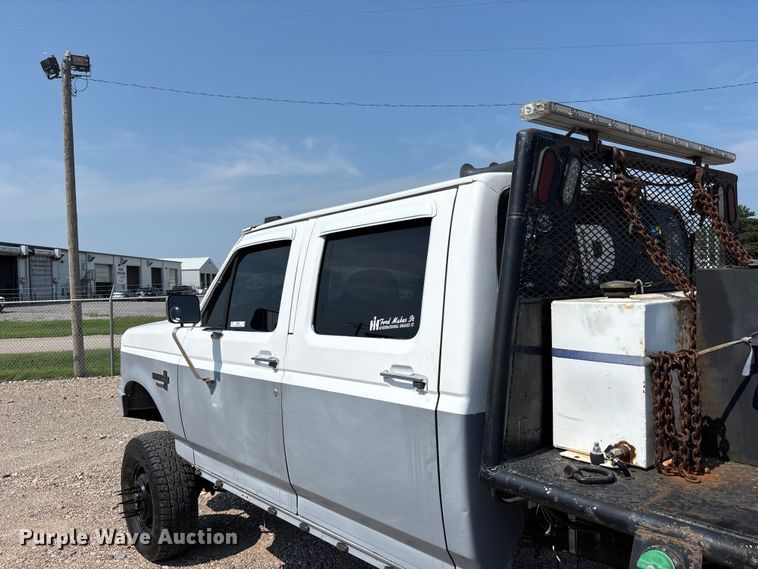 image for item NM9923 1995 Ford F350 Crew Cab flatbed pickup truck