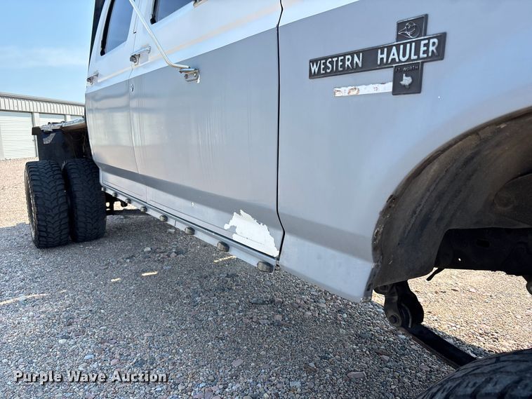 image for item NM9923 1995 Ford F350 Crew Cab flatbed pickup truck