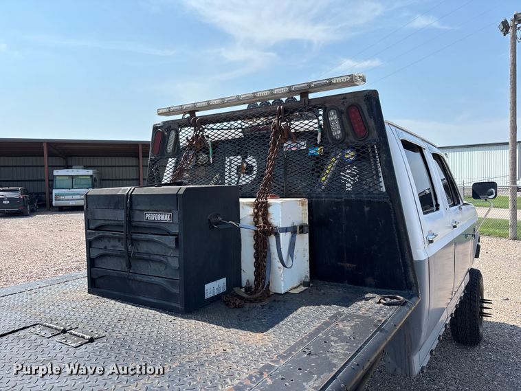 image for item NM9923 1995 Ford F350 Crew Cab flatbed pickup truck