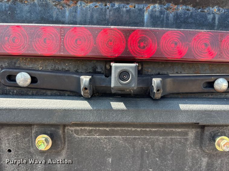 image for item NM9923 1995 Ford F350 Crew Cab flatbed pickup truck