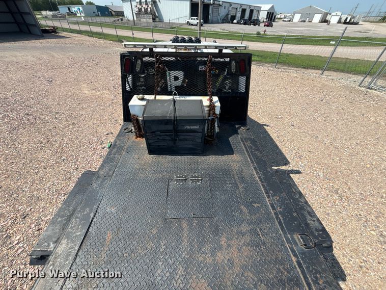 image for item NM9923 1995 Ford F350 Crew Cab flatbed pickup truck