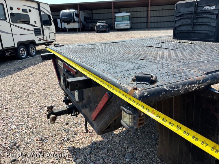 image for item NM9923 1995 Ford F350 Crew Cab flatbed pickup truck