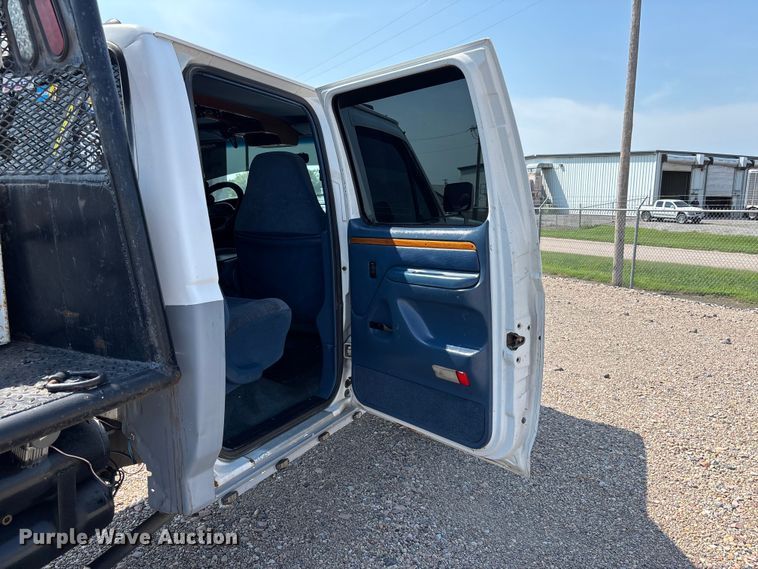 image for item NM9923 1995 Ford F350 Crew Cab flatbed pickup truck