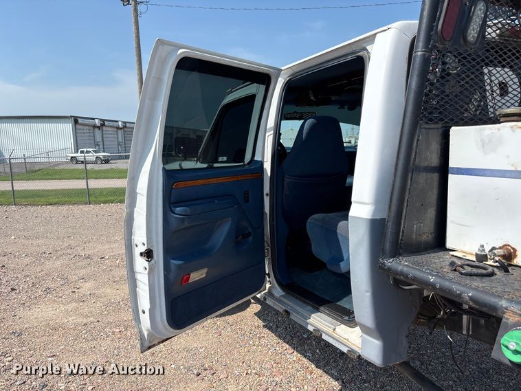 image for item NM9923 1995 Ford F350 Crew Cab flatbed pickup truck
