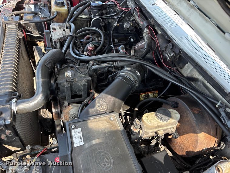 image for item NM9923 1995 Ford F350 Crew Cab flatbed pickup truck