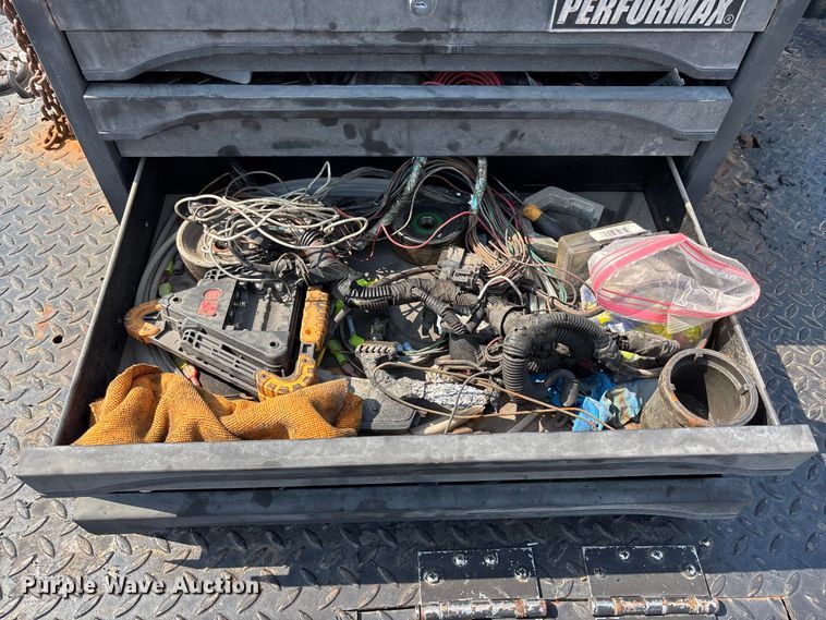 image for item NM9923 1995 Ford F350 Crew Cab flatbed pickup truck