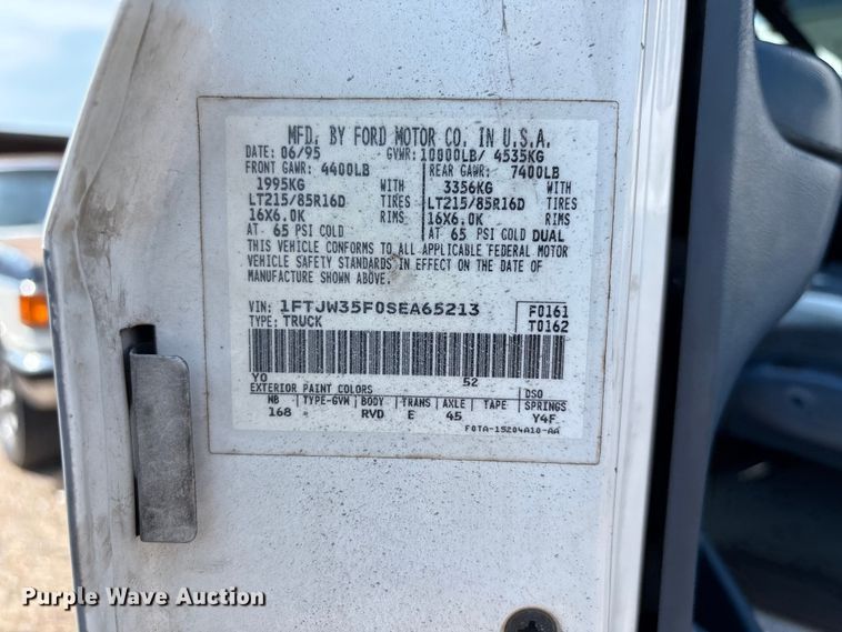 image for item NM9923 1995 Ford F350 Crew Cab flatbed pickup truck