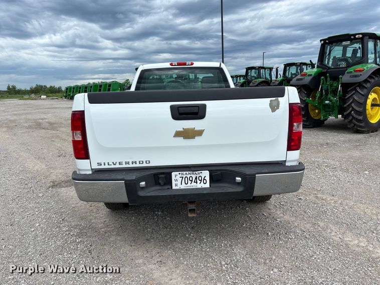 image for item NM9942 2013 Chevrolet Silverado 1500 pickup truck