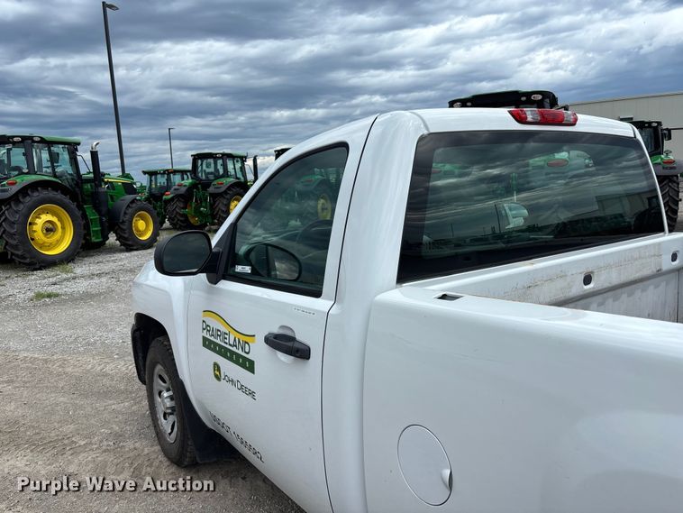image for item NM9942 2013 Chevrolet Silverado 1500 pickup truck