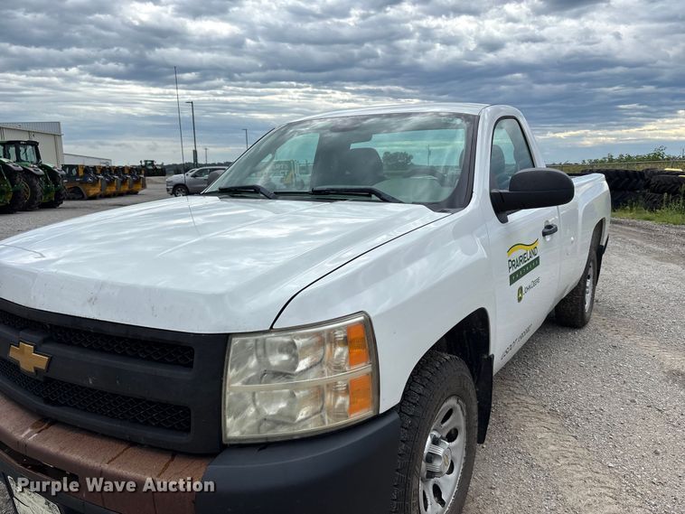 image for item NM9942 2013 Chevrolet Silverado 1500 pickup truck