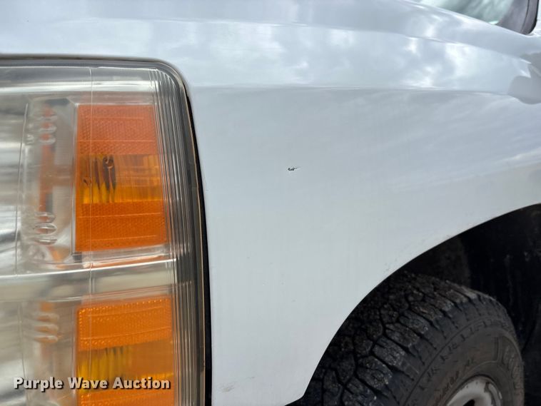 image for item NM9942 2013 Chevrolet Silverado 1500 pickup truck