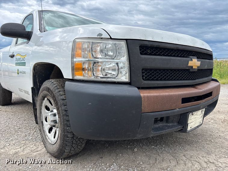 image for item NM9942 2013 Chevrolet Silverado 1500 pickup truck