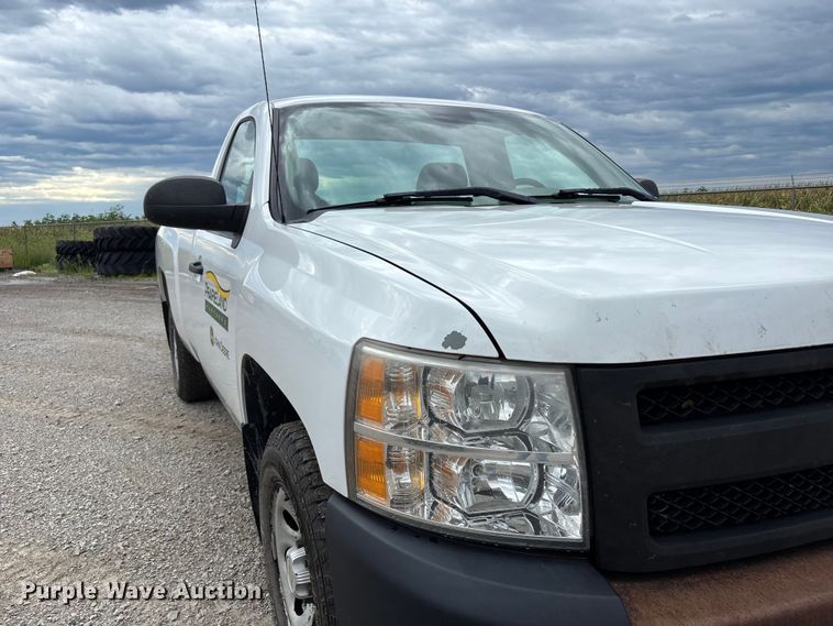 image for item NM9942 2013 Chevrolet Silverado 1500 pickup truck