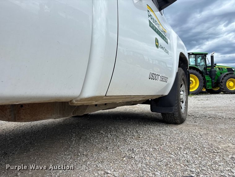 image for item NM9942 2013 Chevrolet Silverado 1500 pickup truck