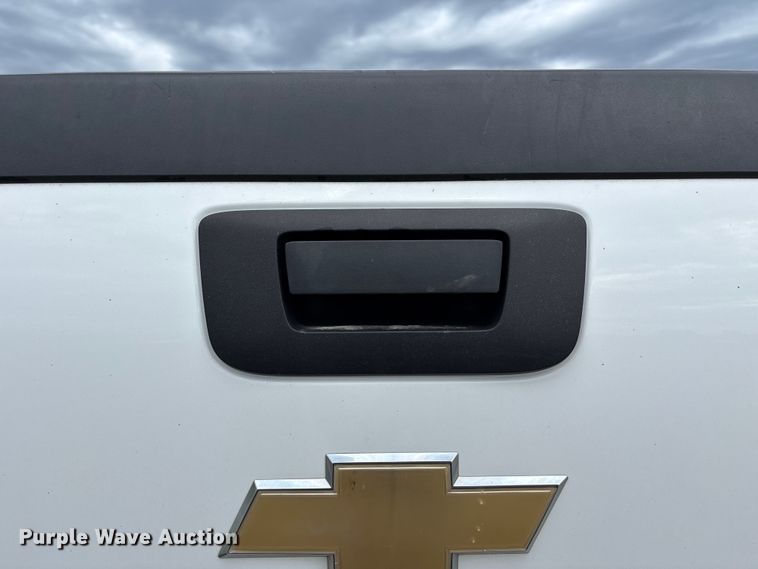 image for item NM9942 2013 Chevrolet Silverado 1500 pickup truck