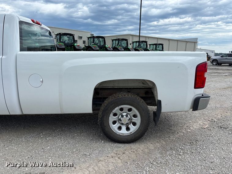 image for item NM9942 2013 Chevrolet Silverado 1500 pickup truck