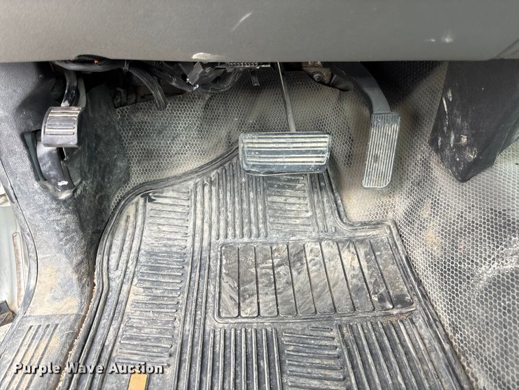 image for item NM9942 2013 Chevrolet Silverado 1500 pickup truck